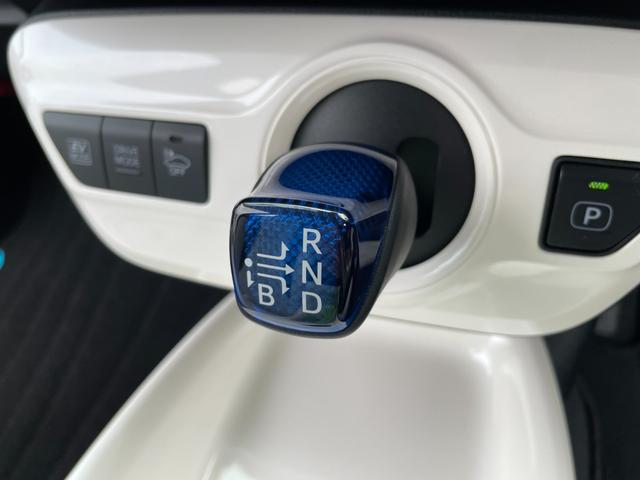 プリウス Ａツーリングセレクション　純正地デジナビ！Ｂｌｕｅｔｏｏｔｈ＆フロントＡＵＸ接続！バックカメラ！前後ドラレコ！夏タイヤ新品！衝突軽減！レーンキープ！前後コーナーセンサー！パーキングサポート！社外フルエアロ！禁煙車！１年保証付！（69枚目）