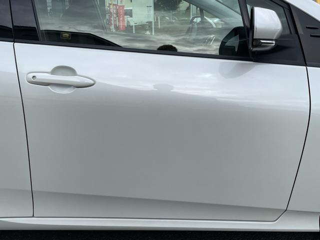 プリウス Ｓ　純正地デジナビ！Ｂｌｕｅｔｏｏｔｈ・フロントＡＵＸ接続！バックカメラ！純正ビルトインＥＴＣ！横滑り防止！ＬＥＤヘッドライト！別売り冬タイヤＡＷセット有り！１年保証付き！（47枚目）