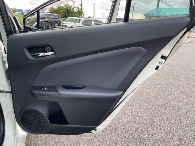 プリウス Ｓ　純正地デジナビ！Ｂｌｕｅｔｏｏｔｈ・フロントＡＵＸ接続！バックカメラ！純正ビルトインＥＴＣ！横滑り防止！ＬＥＤヘッドライト！別売り冬タイヤＡＷセット有り！１年保証付き！（57枚目）