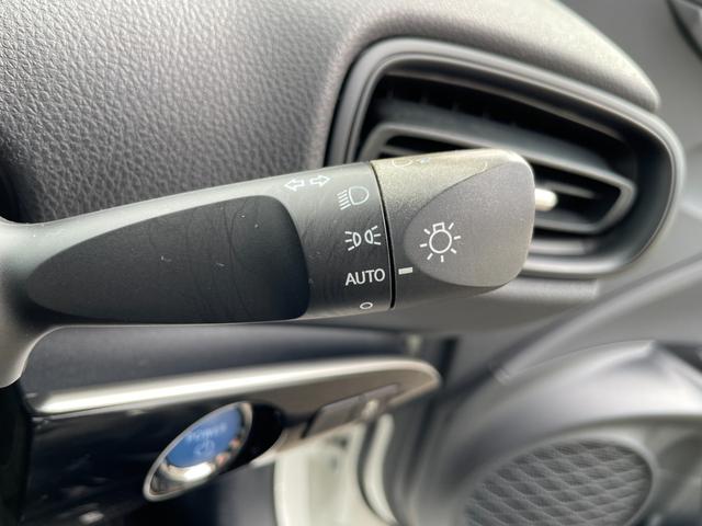 プリウス Ｓ　純正地デジナビ！Ｂｌｕｅｔｏｏｔｈ・フロントＡＵＸ接続！バックカメラ！純正ビルトインＥＴＣ！横滑り防止！ＬＥＤヘッドライト！別売り冬タイヤＡＷセット有り！１年保証付き！（73枚目）