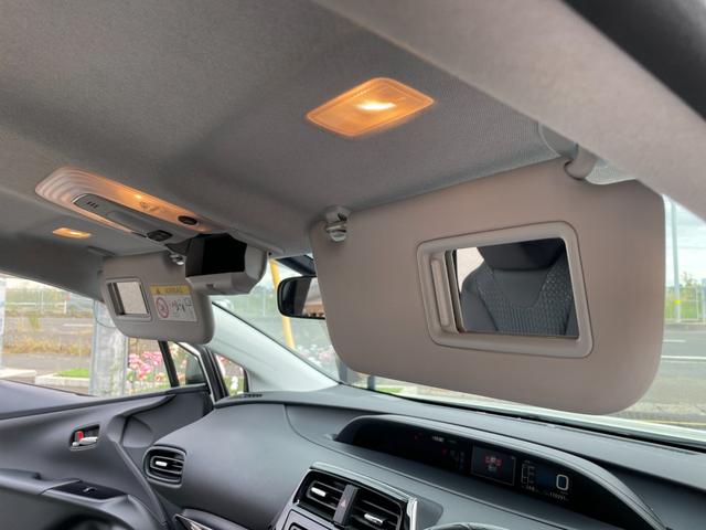 プリウス Ｓ　純正地デジナビ！Ｂｌｕｅｔｏｏｔｈ・フロントＡＵＸ接続！バックカメラ！純正ビルトインＥＴＣ！横滑り防止！ＬＥＤヘッドライト！別売り冬タイヤＡＷセット有り！１年保証付き！（74枚目）
