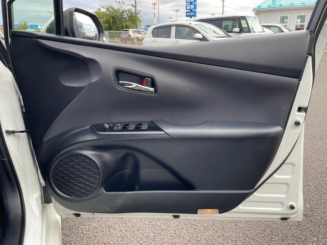 プリウス Ｓ　エクリプス製ナビ！Ｂｌｕｅｔｏｏｔｈ接続！Ｂカメラ！ＤＶＤ・ＣＤ再生！前後コーナーセンサー！衝突軽減ブレーキ！レーンキープ！レーダークルコン！ビルトインＥＴＣ！ＬＥＤライト！禁煙車！１年保証付き！（52枚目）