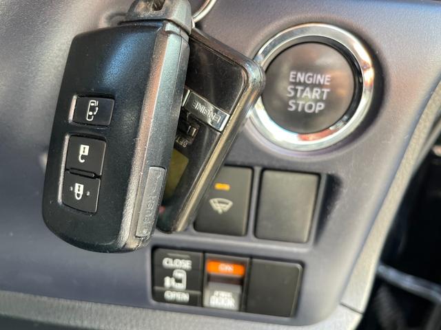 ノア Si 夏タイヤ新品交換済み!左パワスラ!社外エンジンスターター!フルセグTV!Bluetooth接続!CD・DVD再生!バックカメラ!ワイパーデアイサー!別売り冬タイヤ有り!禁煙車!エンジン1ヶ月保証付き!(12枚目)