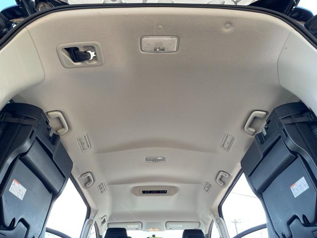 ノア Si 夏タイヤ新品交換済み!左パワスラ!社外エンジンスターター!フルセグTV!Bluetooth接続!CD・DVD再生!バックカメラ!ワイパーデアイサー!別売り冬タイヤ有り!禁煙車!エンジン1ヶ月保証付き!(13枚目)