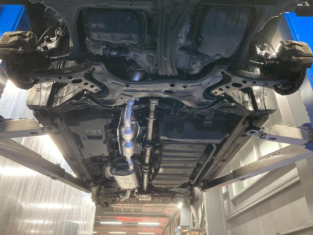 ノア Si 夏タイヤ新品交換済み!左パワスラ!社外エンジンスターター!フルセグTV!Bluetooth接続!CD・DVD再生!バックカメラ!ワイパーデアイサー!別売り冬タイヤ有り!禁煙車!エンジン1ヶ月保証付き!(16枚目)