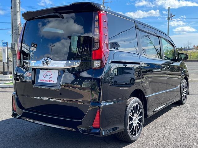 ノア Si 夏タイヤ新品交換済み!左パワスラ!社外エンジンスターター!フルセグTV!Bluetooth接続!CD・DVD再生!バックカメラ!ワイパーデアイサー!別売り冬タイヤ有り!禁煙車!エンジン1ヶ月保証付き!(21枚目)