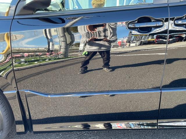 ノア Si 夏タイヤ新品交換済み!左パワスラ!社外エンジンスターター!フルセグTV!Bluetooth接続!CD・DVD再生!バックカメラ!ワイパーデアイサー!別売り冬タイヤ有り!禁煙車!エンジン1ヶ月保証付き!(36枚目)