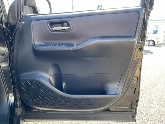 ノア Si 夏タイヤ新品交換済み!左パワスラ!社外エンジンスターター!フルセグTV!Bluetooth接続!CD・DVD再生!バックカメラ!ワイパーデアイサー!別売り冬タイヤ有り!禁煙車!エンジン1ヶ月保証付き!(50枚目)