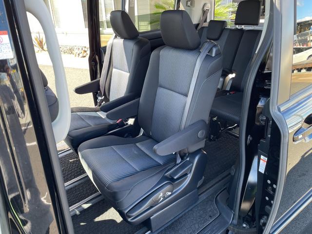 ノア Si 夏タイヤ新品交換済み!左パワスラ!社外エンジンスターター!フルセグTV!Bluetooth接続!CD・DVD再生!バックカメラ!ワイパーデアイサー!別売り冬タイヤ有り!禁煙車!エンジン1ヶ月保証付き!(59枚目)