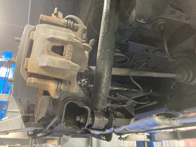 ノア Si 夏タイヤ新品交換済み!左パワスラ!社外エンジンスターター!フルセグTV!Bluetooth接続!CD・DVD再生!バックカメラ!ワイパーデアイサー!別売り冬タイヤ有り!禁煙車!エンジン1ヶ月保証付き!(79枚目)