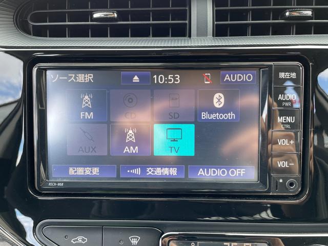 アクア Sスタイルブラック 地デジナビ!バックカメラ!Bluetooth&フロントAUX接続!CD再生!前後コーナーセンサー!衝突軽減ブレーキ!レーンキープ!スマキー2個有り!禁煙車!外装内装の状態の良さに自信あり♪1年保証付!(8枚目)