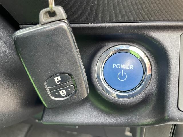 アクア Sスタイルブラック 地デジナビ!バックカメラ!Bluetooth&フロントAUX接続!CD再生!前後コーナーセンサー!衝突軽減ブレーキ!レーンキープ!スマキー2個有り!禁煙車!外装内装の状態の良さに自信あり♪1年保証付!(12枚目)