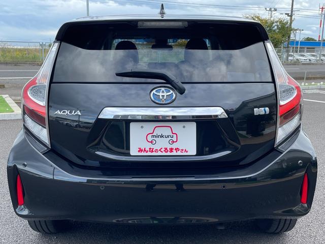 アクア Sスタイルブラック 地デジナビ!バックカメラ!Bluetooth&フロントAUX接続!CD再生!前後コーナーセンサー!衝突軽減ブレーキ!レーンキープ!スマキー2個有り!禁煙車!外装内装の状態の良さに自信あり♪1年保証付!(20枚目)