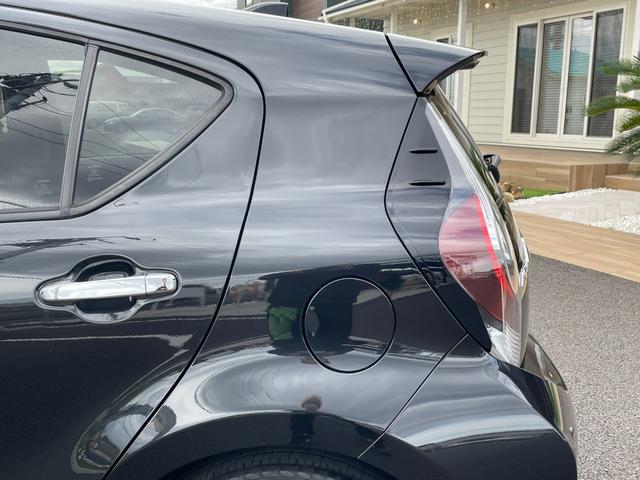 アクア Sスタイルブラック 地デジナビ!バックカメラ!Bluetooth&フロントAUX接続!CD再生!前後コーナーセンサー!衝突軽減ブレーキ!レーンキープ!スマキー2個有り!禁煙車!外装内装の状態の良さに自信あり♪1年保証付!(35枚目)