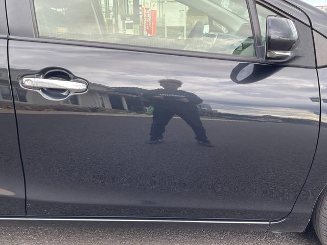 アクア Sスタイルブラック 地デジナビ!バックカメラ!Bluetooth&フロントAUX接続!CD再生!前後コーナーセンサー!衝突軽減ブレーキ!レーンキープ!スマキー2個有り!禁煙車!外装内装の状態の良さに自信あり♪1年保証付!(42枚目)