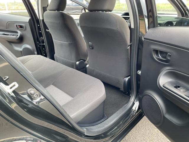 アクア Sスタイルブラック 地デジナビ!バックカメラ!Bluetooth&フロントAUX接続!CD再生!前後コーナーセンサー!衝突軽減ブレーキ!レーンキープ!スマキー2個有り!禁煙車!外装内装の状態の良さに自信あり♪1年保証付!(48枚目)