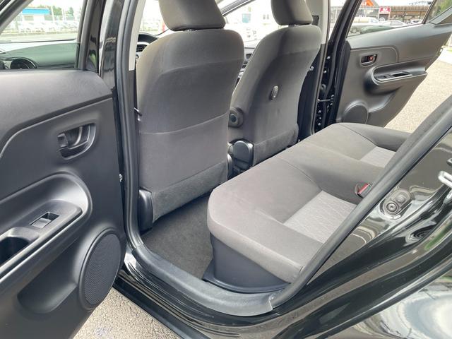 アクア Sスタイルブラック 地デジナビ!バックカメラ!Bluetooth&フロントAUX接続!CD再生!前後コーナーセンサー!衝突軽減ブレーキ!レーンキープ!スマキー2個有り!禁煙車!外装内装の状態の良さに自信あり♪1年保証付!(55枚目)