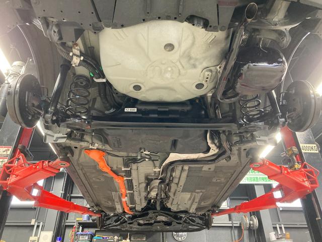 アクア Sスタイルブラック 地デジナビ!バックカメラ!Bluetooth&フロントAUX接続!CD再生!前後コーナーセンサー!衝突軽減ブレーキ!レーンキープ!スマキー2個有り!禁煙車!外装内装の状態の良さに自信あり♪1年保証付!(76枚目)