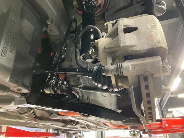 アクア Sスタイルブラック 地デジナビ!バックカメラ!Bluetooth&フロントAUX接続!CD再生!前後コーナーセンサー!衝突軽減ブレーキ!レーンキープ!スマキー2個有り!禁煙車!外装内装の状態の良さに自信あり♪1年保証付!(77枚目)