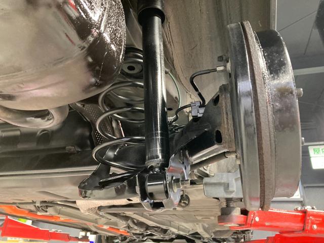 アクア Sスタイルブラック 地デジナビ!バックカメラ!Bluetooth&フロントAUX接続!CD再生!前後コーナーセンサー!衝突軽減ブレーキ!レーンキープ!スマキー2個有り!禁煙車!外装内装の状態の良さに自信あり♪1年保証付!(79枚目)