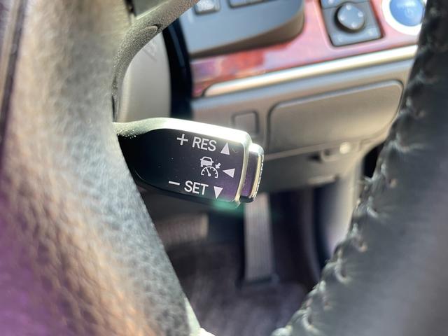 クラウンマジェスタ Fバージョン 純正8型フルセグHDDナビ!Bluetooth&USB接続!Bカメラ!全席シートヒーター&クーラー!レーダークルコン!衝突軽減!レザーシート!ブラインドスポットモニター!前後角センサー!1年保証付き!(9枚目)