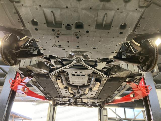 クラウンマジェスタ Fバージョン 純正8型フルセグHDDナビ!Bluetooth&USB接続!Bカメラ!全席シートヒーター&クーラー!レーダークルコン!衝突軽減!レザーシート!ブラインドスポットモニター!前後角センサー!1年保証付き!(17枚目)