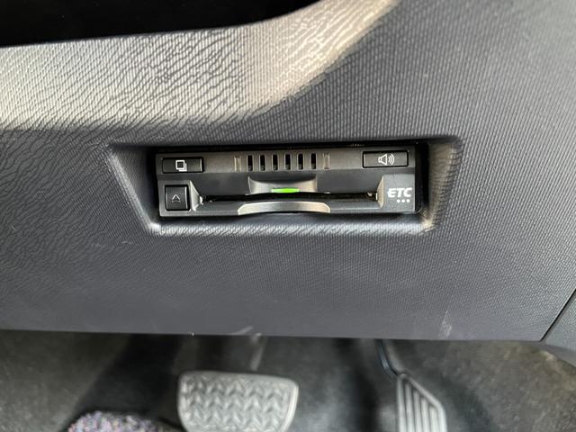 アクア Ｓスタイルブラック　前後コーナーセンサー！新品夏タイヤに交換済！９型フルセグナビ！Ｂｌｕｅｔｏｏｔｈ接続！パーキングサポートブレーキ！衝突軽減ブレーキ！レーンキープ！オートハイビーム！前席シートヒーター！１年保証付き！（11枚目）