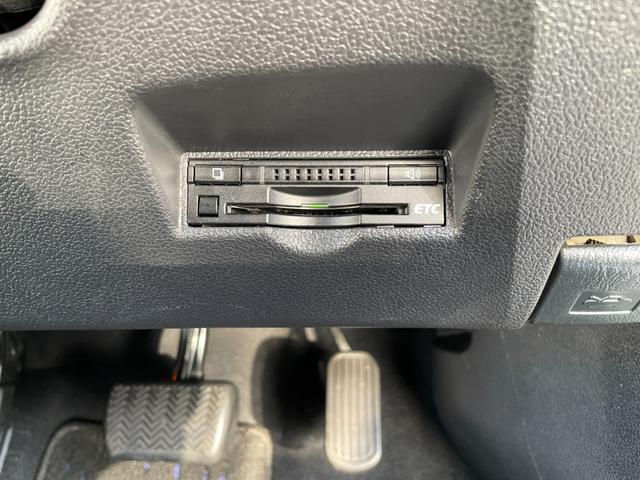 プリウス Ａ　９型フルセグナビ！Ｂｌｕｅｔｏｏｔｈ接続！バックカメラ！レーダークルコン！前後角センサ！パークアシスト！レインミラー！新品夏タイヤ交換済み！禁煙車！１年保証付き！ＡＩＳ鑑定書！（12枚目）