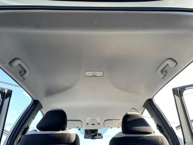 プリウス Ａ　９型フルセグナビ！Ｂｌｕｅｔｏｏｔｈ接続！バックカメラ！レーダークルコン！前後角センサ！パークアシスト！レインミラー！新品夏タイヤ交換済み！禁煙車！１年保証付き！ＡＩＳ鑑定書！（14枚目）