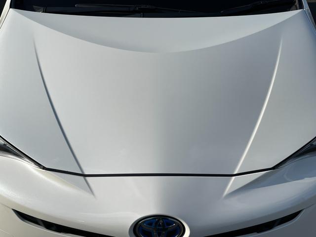 プリウス Ａ　９型フルセグナビ！Ｂｌｕｅｔｏｏｔｈ接続！バックカメラ！レーダークルコン！前後角センサ！パークアシスト！レインミラー！新品夏タイヤ交換済み！禁煙車！１年保証付き！ＡＩＳ鑑定書！（28枚目）