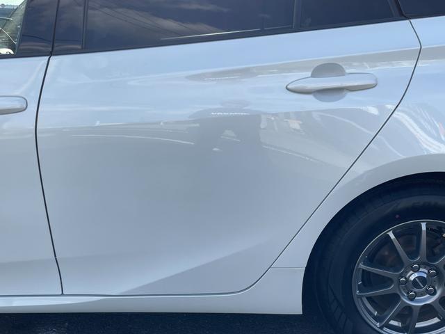 プリウス Ａ　９型フルセグナビ！Ｂｌｕｅｔｏｏｔｈ接続！バックカメラ！レーダークルコン！前後角センサ！パークアシスト！レインミラー！新品夏タイヤ交換済み！禁煙車！１年保証付き！ＡＩＳ鑑定書！（35枚目）
