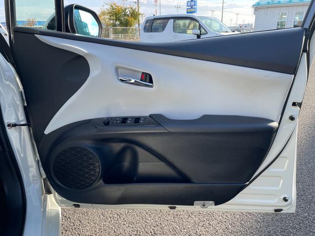 プリウス Ａ　９型フルセグナビ！Ｂｌｕｅｔｏｏｔｈ接続！バックカメラ！レーダークルコン！前後角センサ！パークアシスト！レインミラー！新品夏タイヤ交換済み！禁煙車！１年保証付き！ＡＩＳ鑑定書！（49枚目）