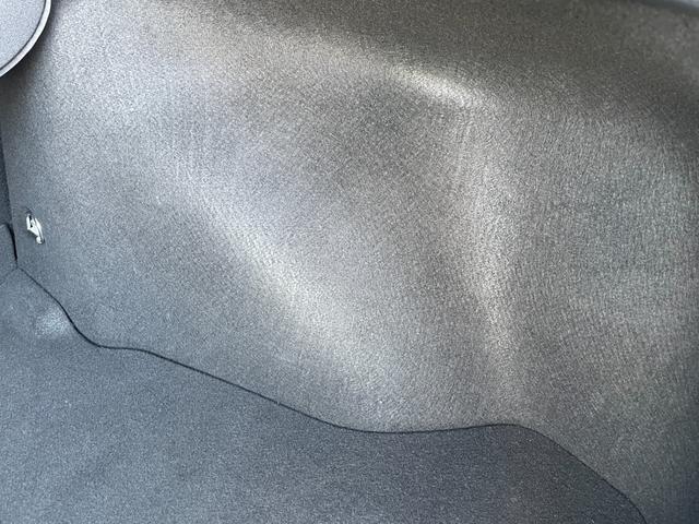 プリウス Ａ　９型フルセグナビ！Ｂｌｕｅｔｏｏｔｈ接続！バックカメラ！レーダークルコン！前後角センサ！パークアシスト！レインミラー！新品夏タイヤ交換済み！禁煙車！１年保証付き！ＡＩＳ鑑定書！（63枚目）