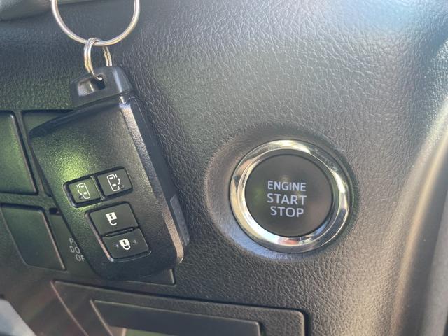 スマートキー＆プッシュスタート☆　ドアの開閉やエンジンスタートが指一本で楽々♪　　　※スマキー個数：２つ　　　【無料電話】００７８−６０４２−９９１１　【ＬＩＮＥ　ＩＤ】０７０２０３３７０８９で検索♪