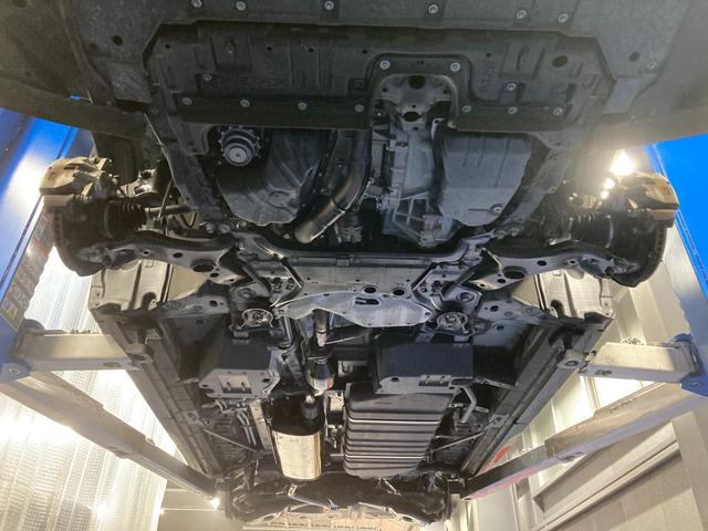 下廻り前方から☆　しっかりメンテナンスして頂いていたようで、サビが少なくキレイな状態！　じっくりご覧下さい♪　【無料電話】００７８−６０４２−９９１１　【ＬＩＮＥ　ＩＤ】０７０２０３３７０８９で検索♪