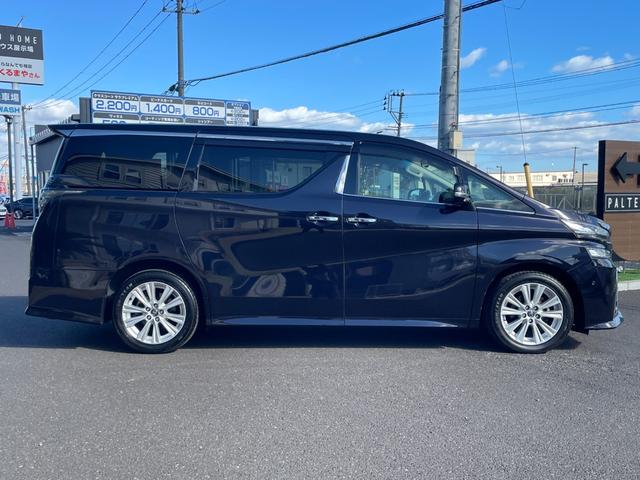 右側面から☆　年式相の小さなキズや凹みはありますが全体的にかなりキレイ！　　　　　　　　じっくりご覧下さい♪　【無料電話】００７８−６０４２−９９１１　【ＬＩＮＥ　ＩＤ】０７０２０３３７０８９で検索♪