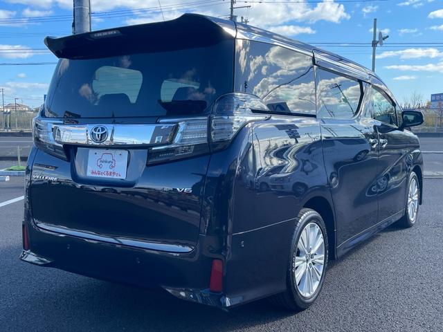 右後から☆　年式相の小さなキズや凹みはありますが全体的にかなりキレイ！　　　　　　　　　じっくりご覧下さい♪　【無料電話】００７８−６０４２−９９１１　【ＬＩＮＥ　ＩＤ】０７０２０３３７０８９で検索♪