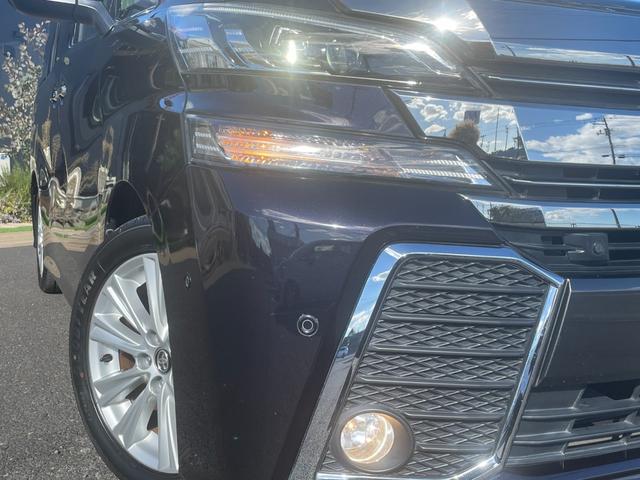 ＬＥＤヘッドライト☆　夜間や悪天候時に明るくて嬉しい♪　オートライト機能＆フォグランプ付き！　　　　　　　　　【無料電話】００７８−６０４２−９９１１　【ＬＩＮＥ　ＩＤ】０７０２０３３７０８９で検索♪