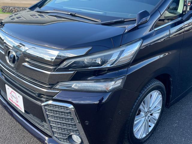 左ライト付近☆　年式相の小さなキズや凹みはありますが全体的にかなりキレイ！　　　　　　　じっくりご覧下さい♪　【無料電話】００７８−６０４２−９９１１　【ＬＩＮＥ　ＩＤ】０７０２０３３７０８９で検索♪