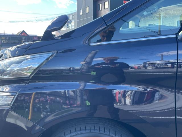 左前アップ☆　年式相の小さなキズや凹みはありますが全体的にかなりキレイ！　　　　　　　　じっくりご覧下さい♪　【無料電話】００７８−６０４２−９９１１　【ＬＩＮＥ　ＩＤ】０７０２０３３７０８９で検索♪