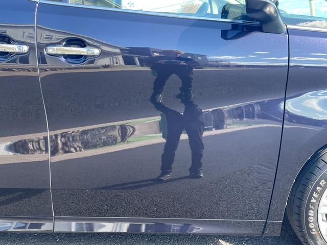 運転席付近アップ☆　年式相の小さなキズや凹みはありますが全体的にかなりキレイ！　　　　　じっくりご覧下さい♪　【無料電話】００７８−６０４２−９９１１　【ＬＩＮＥ　ＩＤ】０７０２０３３７０８９で検索♪