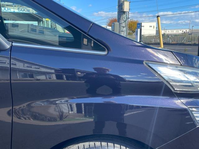 右前アップ☆　年式相の小さなキズや凹みはありますが全体的にかなりキレイ！　　　　　　　　じっくりご覧下さい♪　【無料電話】００７８−６０４２−９９１１　【ＬＩＮＥ　ＩＤ】０７０２０３３７０８９で検索♪