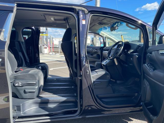 全車車内スチーム洗浄＆オゾン除菌施工済み☆　クリーンな車内に仕上げ済み！　　　　　まずはお気軽にお問合せを♪　【無料電話】００７８−６０４２−９９１１　【ＬＩＮＥ　ＩＤ】０７０２０３３７０８９で検索♪