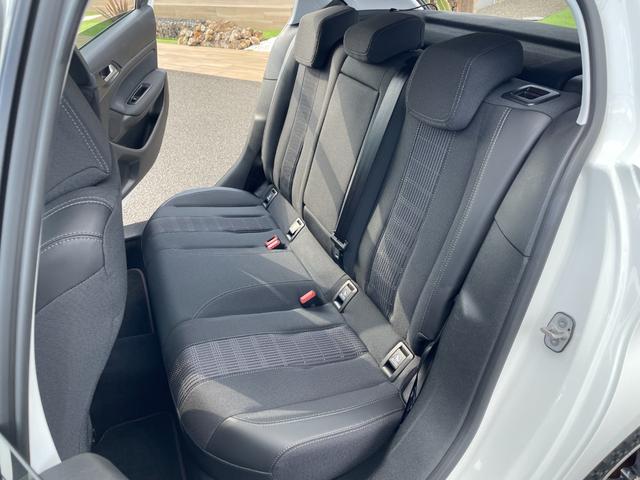 ３０８ アリュール　ブルーＨＤｉ　７型モニター！ＣＤ再生！ミラーリング！Ｂｌｕｅｔｏｏｔｈ＆ＵＳＢ接続！全方位モニタバックカメラ！前後コーナーセンサー！クルコン！レーンキープ！衝突軽減ブレーキ！ＬＥＤライト＆フォグ！スマキー！禁煙車！（57枚目）