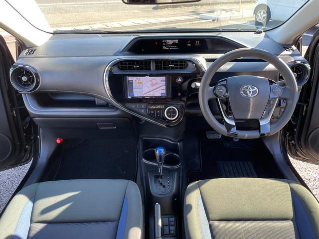 アクア Ｓ　スマキー！トヨタセーフティーセンス搭載！衝突軽減ブレーキ！レーンキープ！ＣＤ再生！ＡＵＸ接続！バックカメラ！オートハイビーム＆オートライト付きＬＥＤライト！ＥＴＣ！禁煙車！１年保証付き！（6枚目）