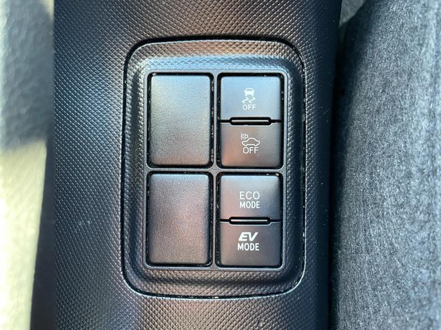 アクア Ｓ　スマキー！トヨタセーフティーセンス搭載！衝突軽減ブレーキ！レーンキープ！ＣＤ再生！ＡＵＸ接続！バックカメラ！オートハイビーム＆オートライト付きＬＥＤライト！ＥＴＣ！禁煙車！１年保証付き！（67枚目）