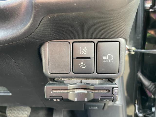 アクア Ｓスタイルブラック　純正７インチ地デジＳＤナビ！Ｂｌｕｅｔｏｏｔｈ＆フロントＡＵＸ接続！衝突軽減ブレーキ！レーンキープ！オートハイビーム付ＬＥＤライト！６スピーカー！アームレスト！禁煙車！１年保証付き！（9枚目）