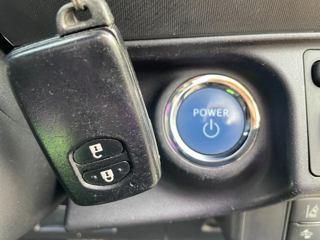 アクア Ｓスタイルブラック　純正７インチ地デジＳＤナビ！Ｂｌｕｅｔｏｏｔｈ＆フロントＡＵＸ接続！衝突軽減ブレーキ！レーンキープ！オートハイビーム付ＬＥＤライト！６スピーカー！アームレスト！禁煙車！１年保証付き！（11枚目）