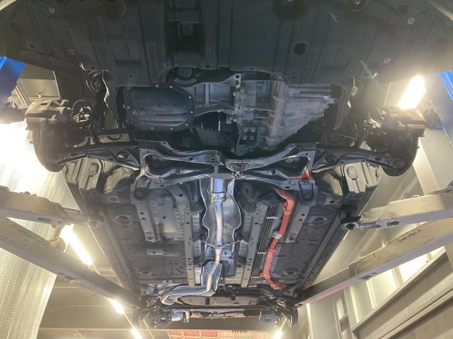 アクア Ｓスタイルブラック　純正７インチ地デジＳＤナビ！Ｂｌｕｅｔｏｏｔｈ＆フロントＡＵＸ接続！衝突軽減ブレーキ！レーンキープ！オートハイビーム付ＬＥＤライト！６スピーカー！アームレスト！禁煙車！１年保証付き！（13枚目）