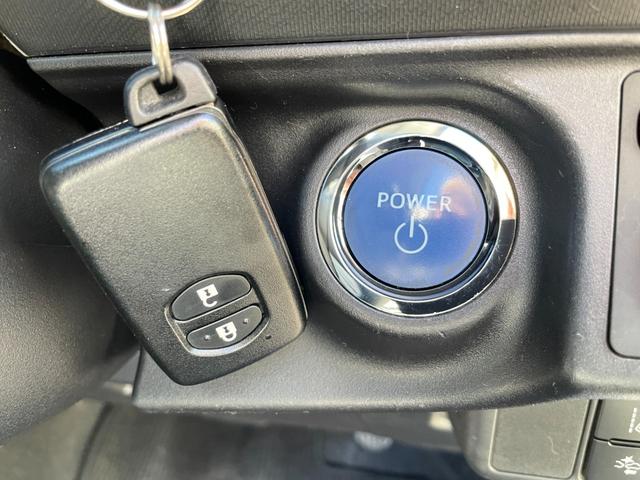 アクア Ｓスタイルブラック　９型フローティングナビ！走行中フルセグＴＶ映ります！Ｂｌｕｅｔｏｏｔｈ！前後センサ！衝突軽減！レーンキープ！Ｐサポートブレーキ！スマキー！６スピーカー！外装内装状態良さに自信あり♪禁煙車！１年保証付！（12枚目）